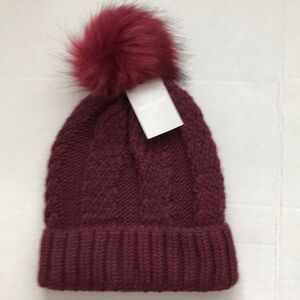 WEST LOOP BURGUNDY POM HAT